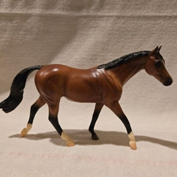 #9103 Classics 2010 World Equestrian Games Three-Horse Set - Picture 7 of 16